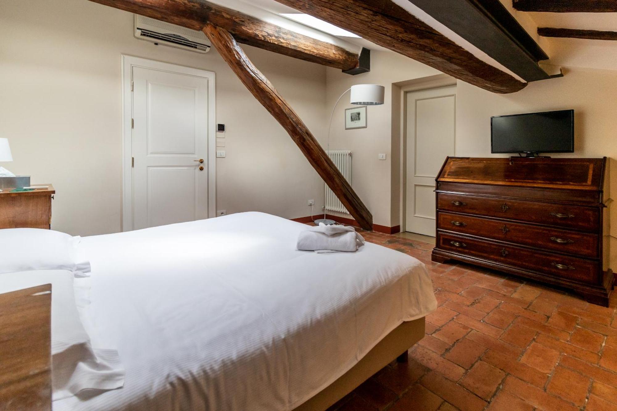 Casa Isolani Charms Rooms Santo Stefano Болонья Экстерьер фото