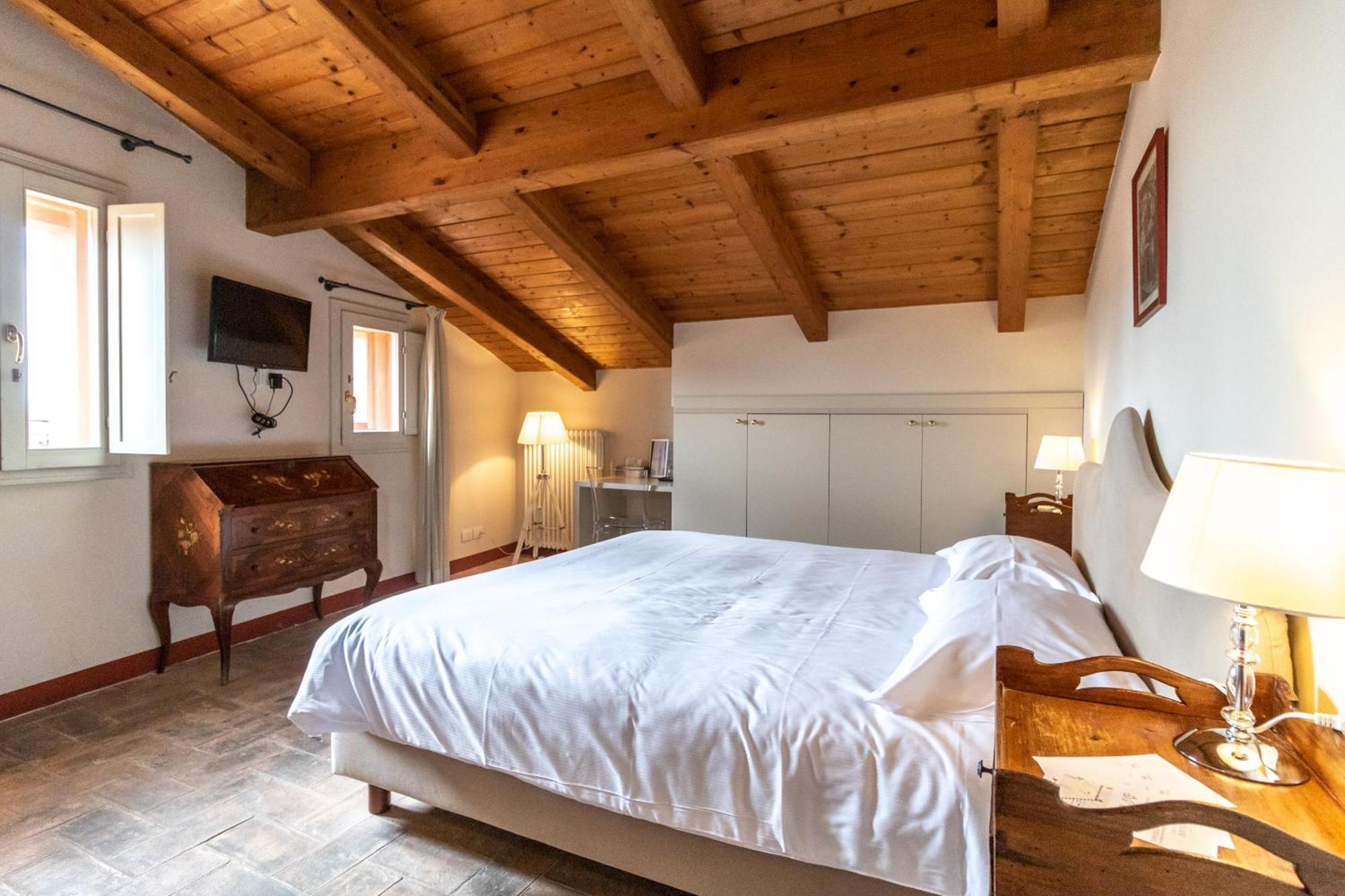 Casa Isolani Charms Rooms Santo Stefano Болонья Экстерьер фото